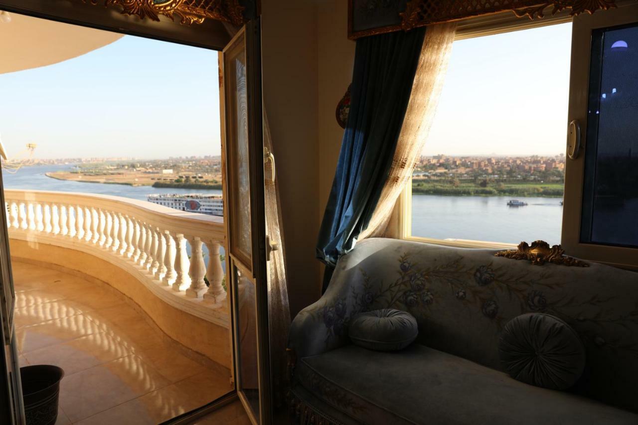 Maadi, Direct Nile River View From All Rooms カイロ エクステリア 写真