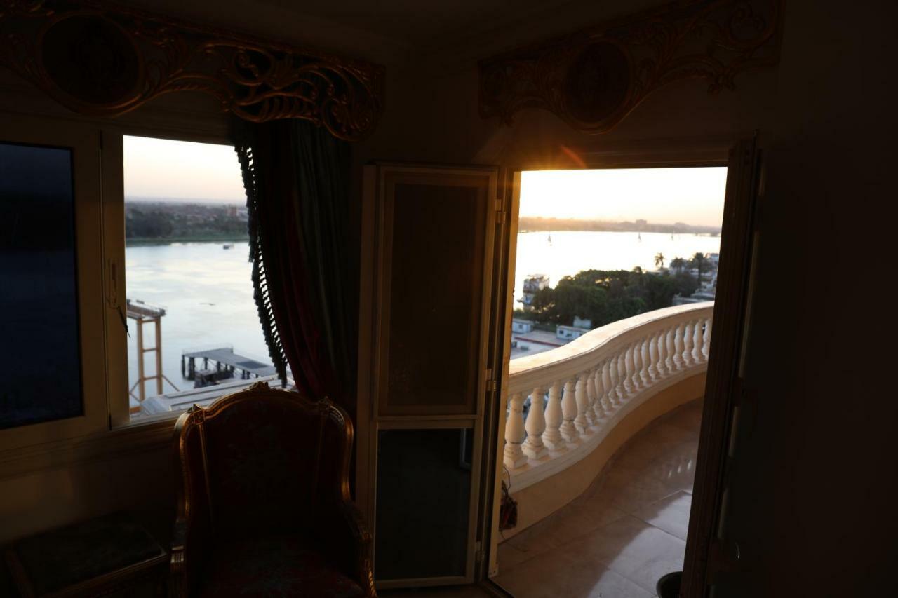 Maadi, Direct Nile River View From All Rooms カイロ エクステリア 写真