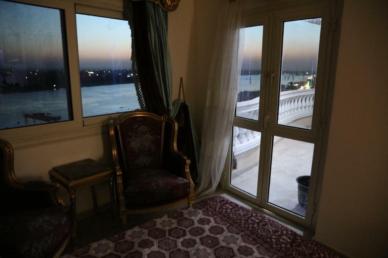 Maadi, Direct Nile River View From All Rooms カイロ エクステリア 写真