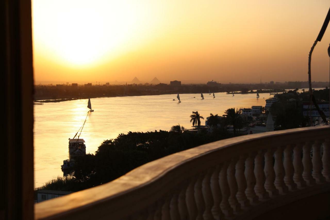 Maadi, Direct Nile River View From All Rooms カイロ エクステリア 写真