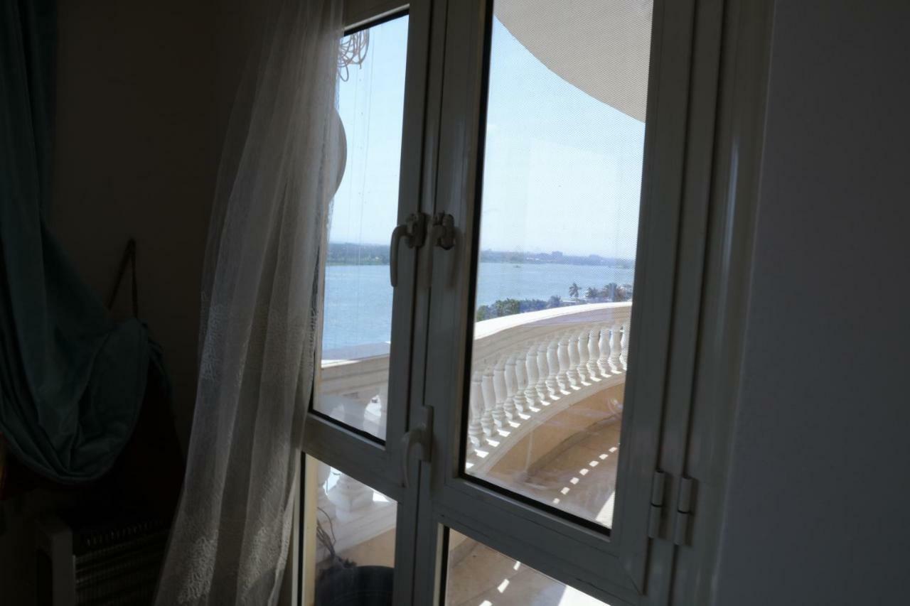Maadi, Direct Nile River View From All Rooms カイロ エクステリア 写真