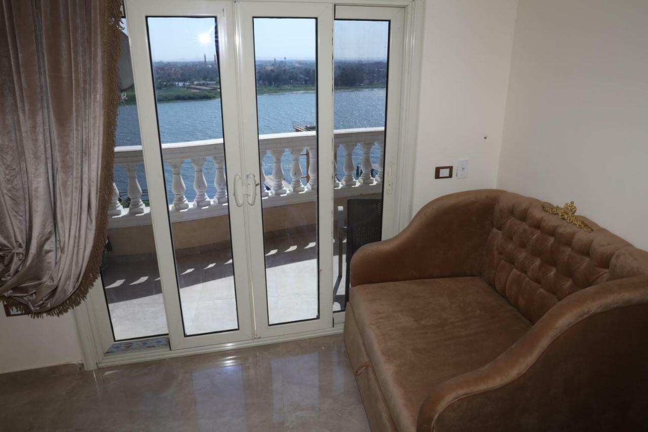 Maadi, Direct Nile River View From All Rooms カイロ エクステリア 写真